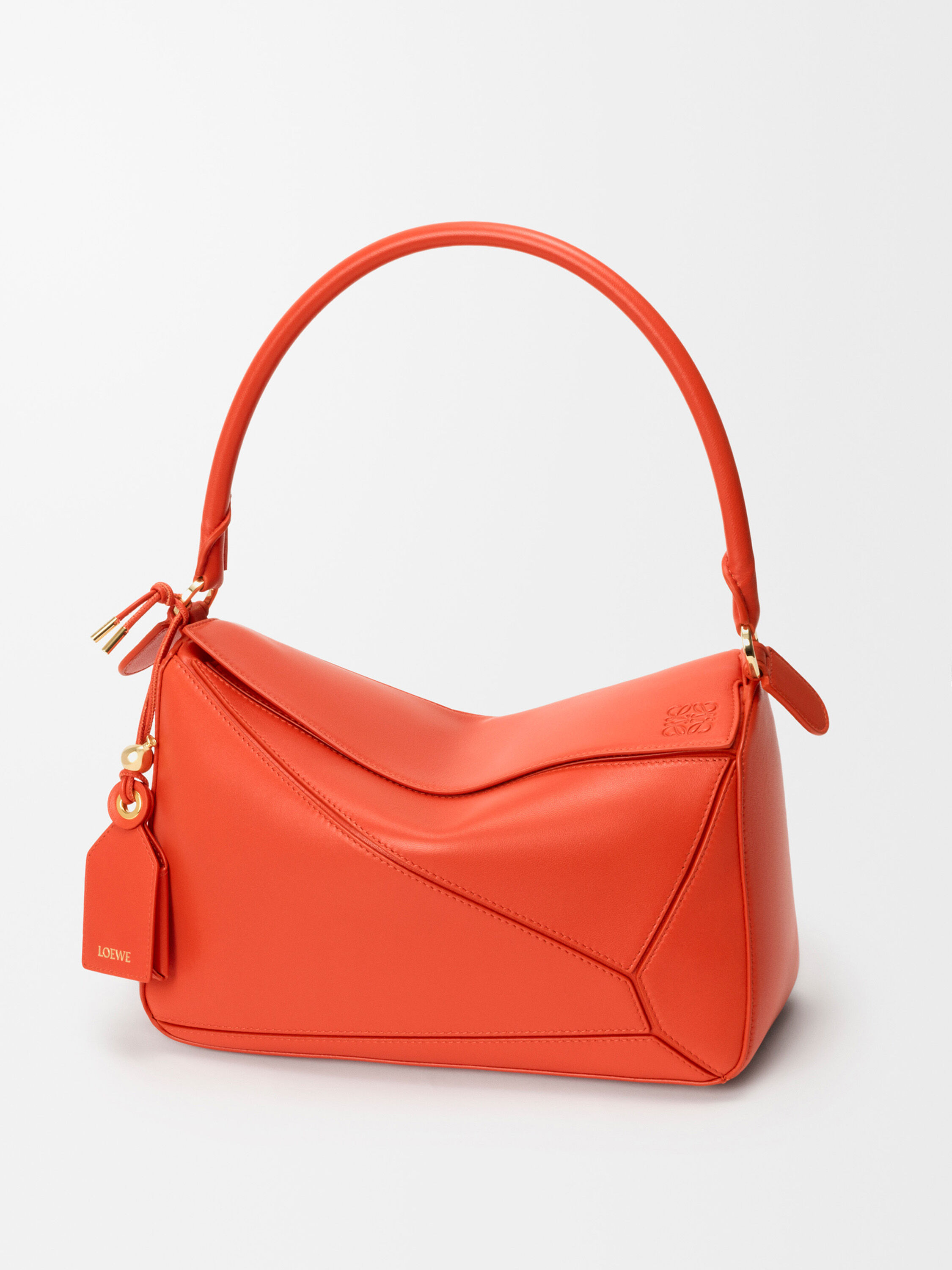 ロエベ公式オンラインストア｜LOEWE - ロエベ 日本 公式サイト